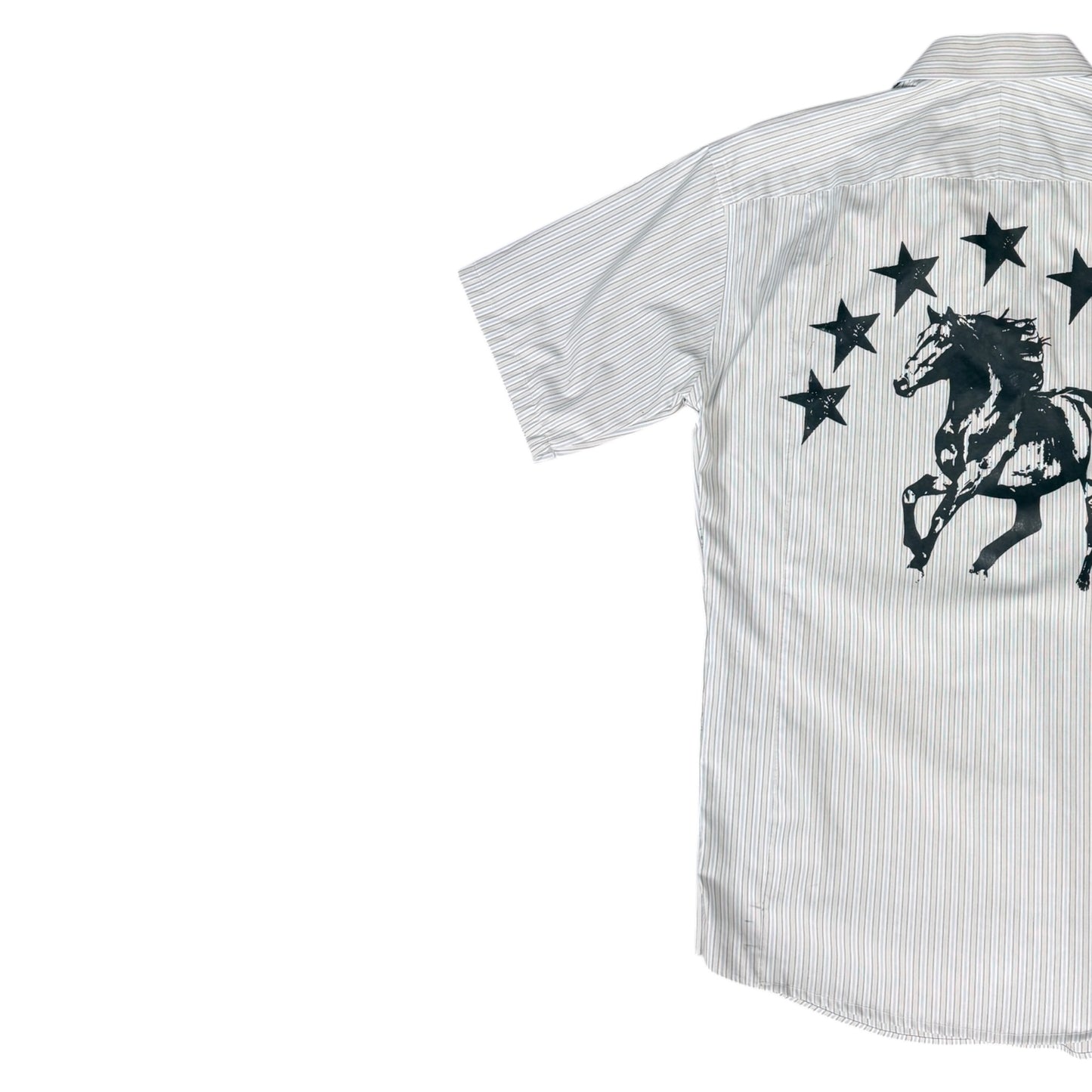 CAMISA MANGA CORTA SUKI BLANCA RAYAS FINAS LETRAS NEGRAS TALLA M SK215