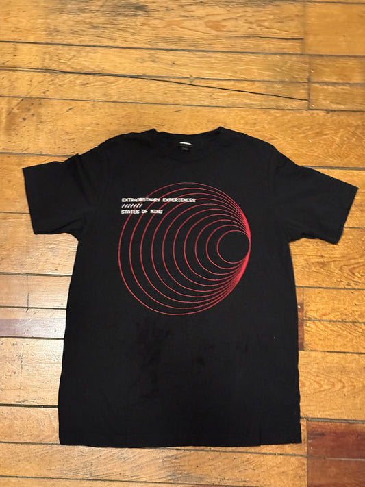 PLAYERA DIESEL NEGRA CERIGRAFIA ROJA CON BLANCO