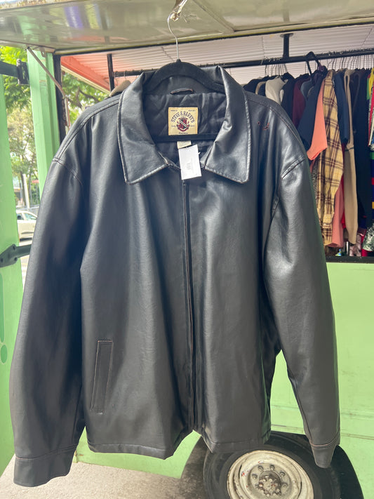 CHAMARRA DE PIEL COLOR NEGRO LISA TALLA G