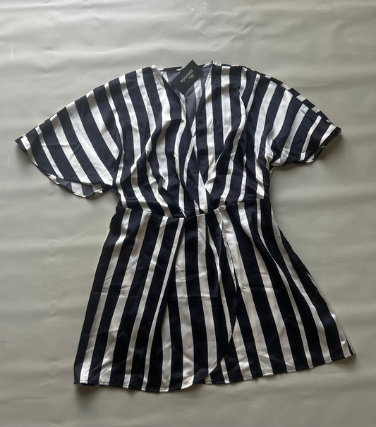 Vestido Midi Satinado de Líneas G