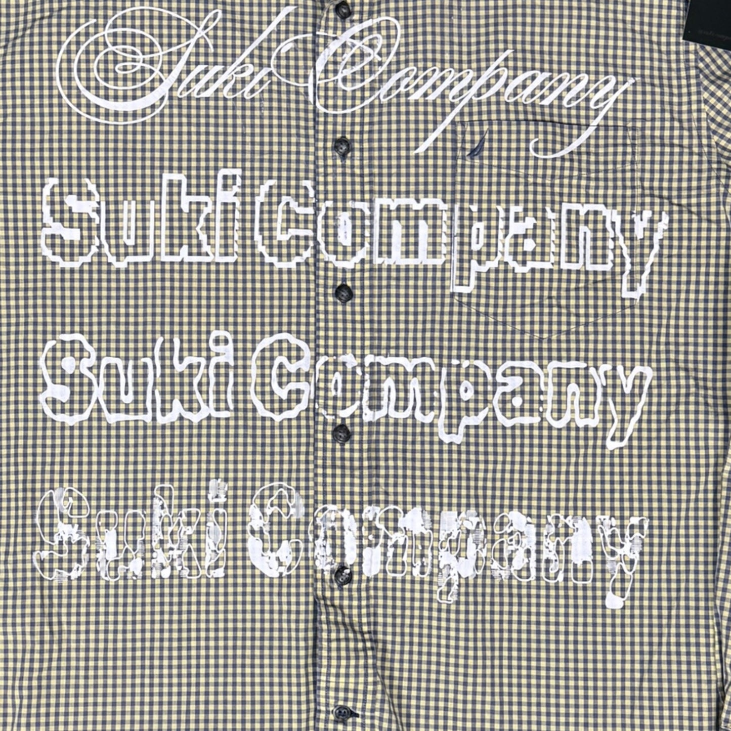 CAMISA MANGA LARGA SUKI VERDE OLIVO CUADROS LETRAS BLANCAS TALLA L SK212