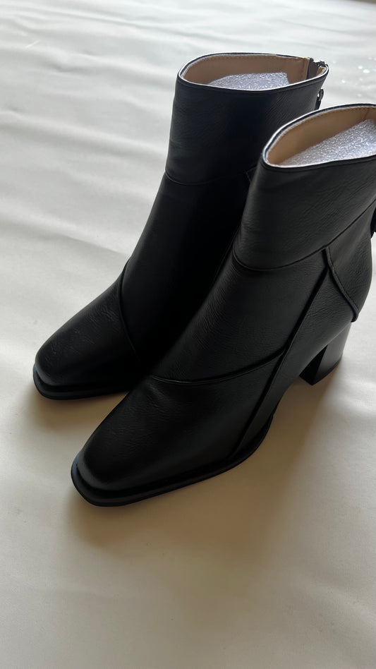 Botines Negros / 25