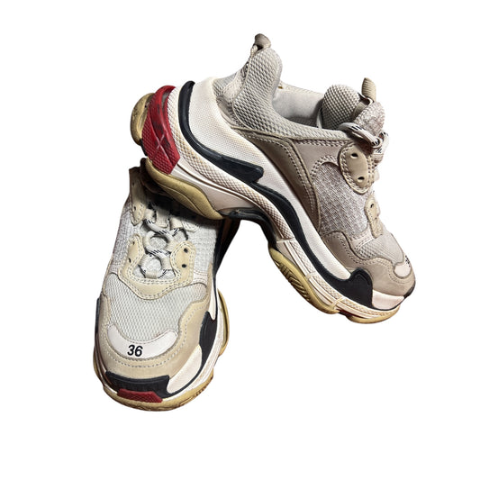 Balenciaga Tess Triple S Gomma Sneakers