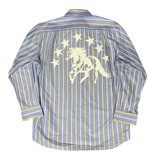 CAMISA MANGA LARGA SUKI AZUL RAYAS AMARILLAS LETRAS BLANCAS TALLA L SK214