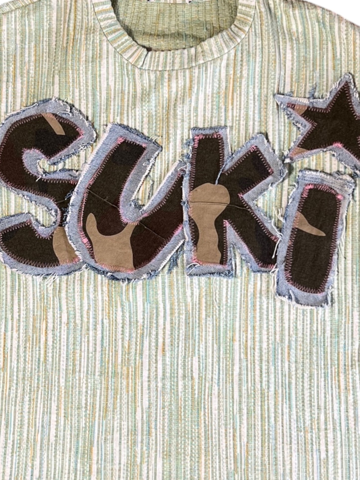 TEE SHIRT VERDE CROP SUKI DESIGN PARCH AND LETTERS V1