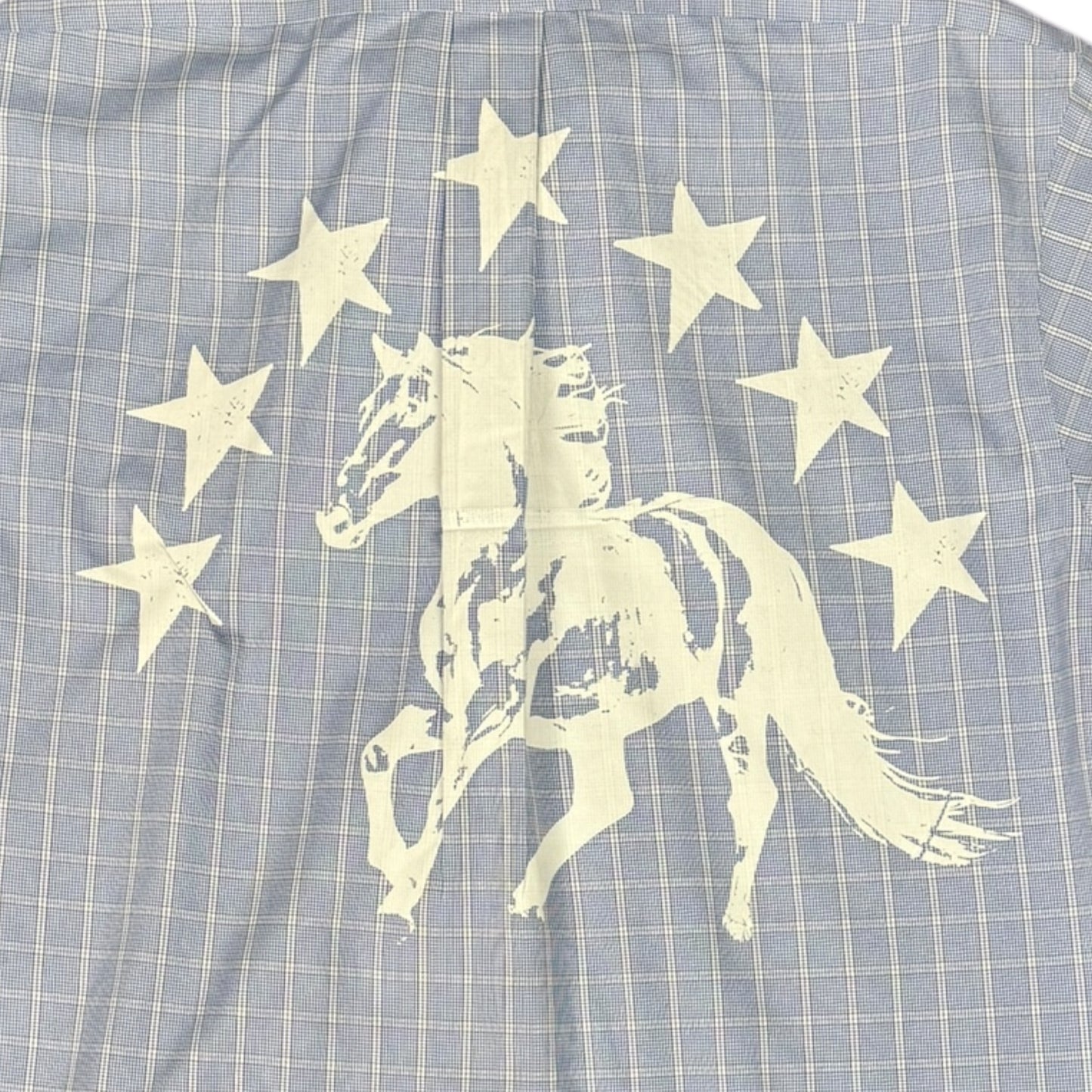 CAMISA MANGA LARGA SUKI AZUL CLARO CUADROS LETRAS BLANCAS TALLA L SK217