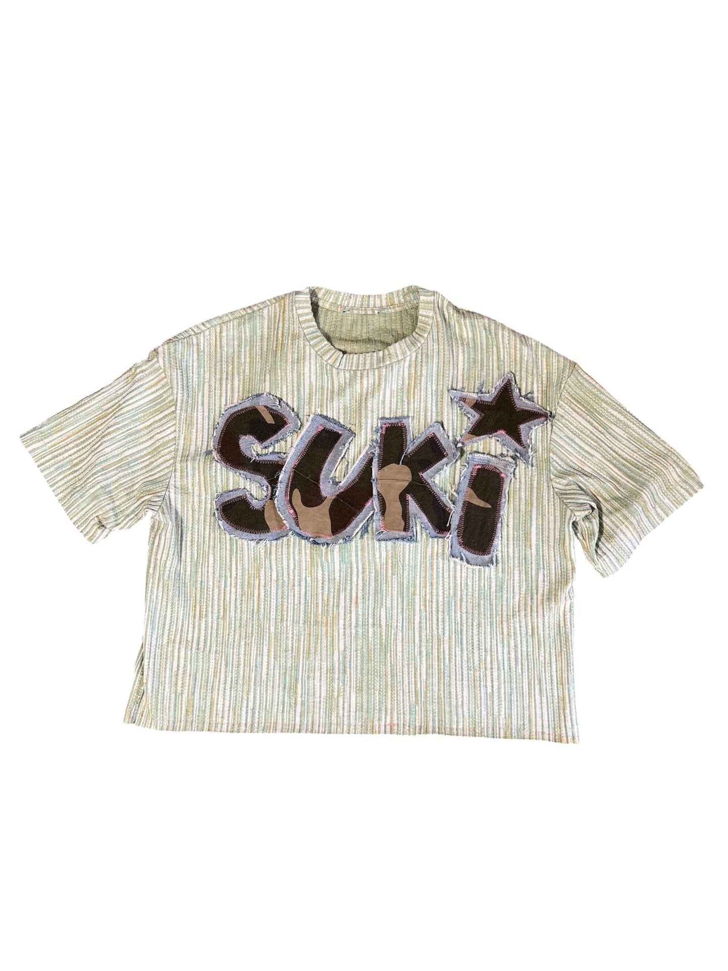 TEE SHIRT VERDE CROP SUKI DESIGN PARCH AND LETTERS V1