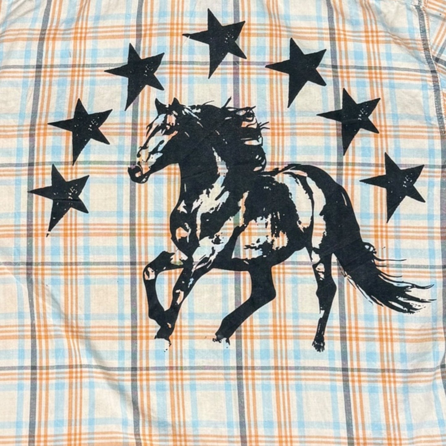 CAMISA MANGA CORTA SUKI CUADROS NARANJA AZUL LETRAS NEGRAS TALLA M SK220