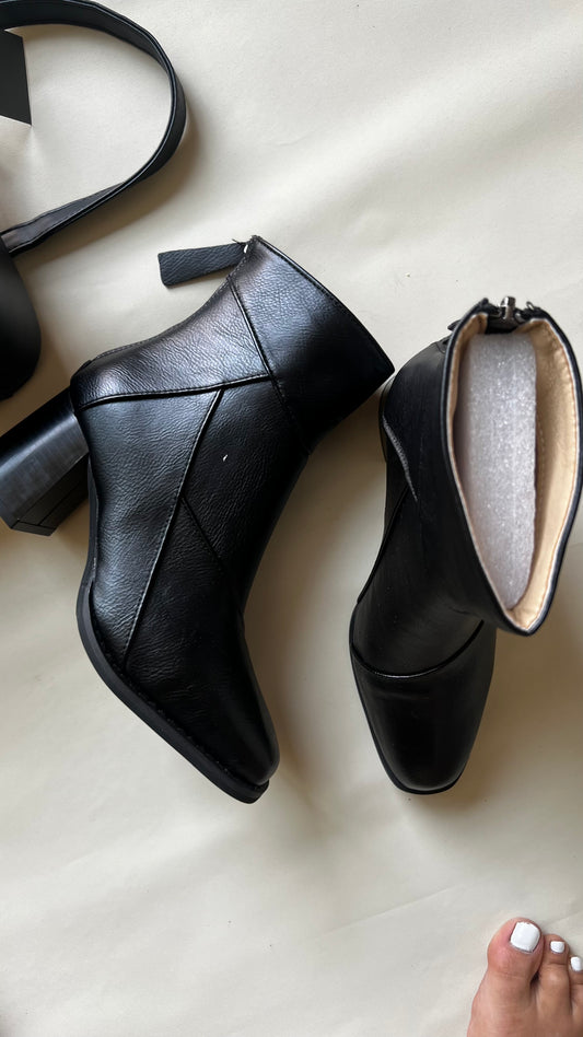 Botines Negros / 25