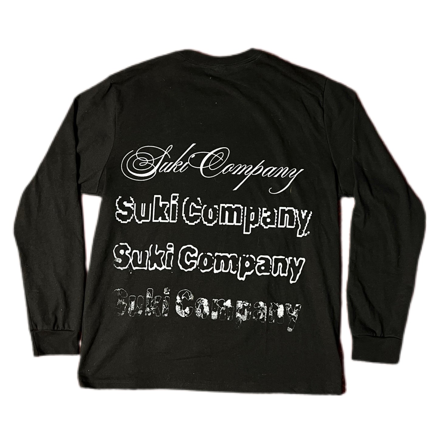 PLAYERA MANGA LARGA NEGRA PARCHE LETRAS