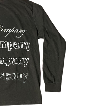 PLAYERA MANGA LARGA NEGRA PARCHE LETRAS