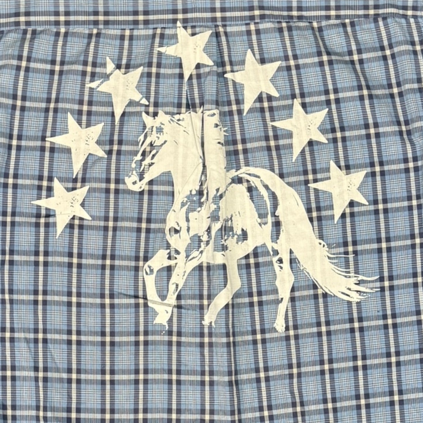 CAMISA MANGA LARGA SUKI AZUL CUADROS LETRAS BLANCAS TALLA L SK222