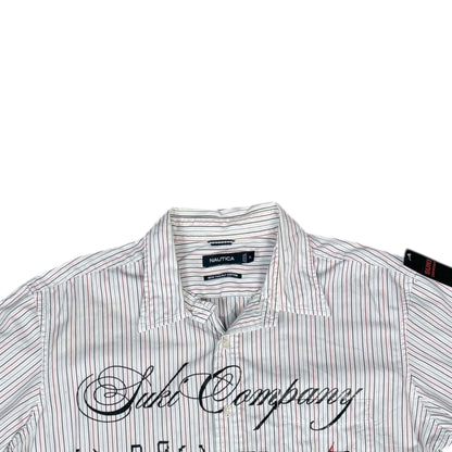 CAMISA MANGA CORTA SUKI BLANCA RAYAS ROJAS LETRAS NEGRAS TALLA M SK216