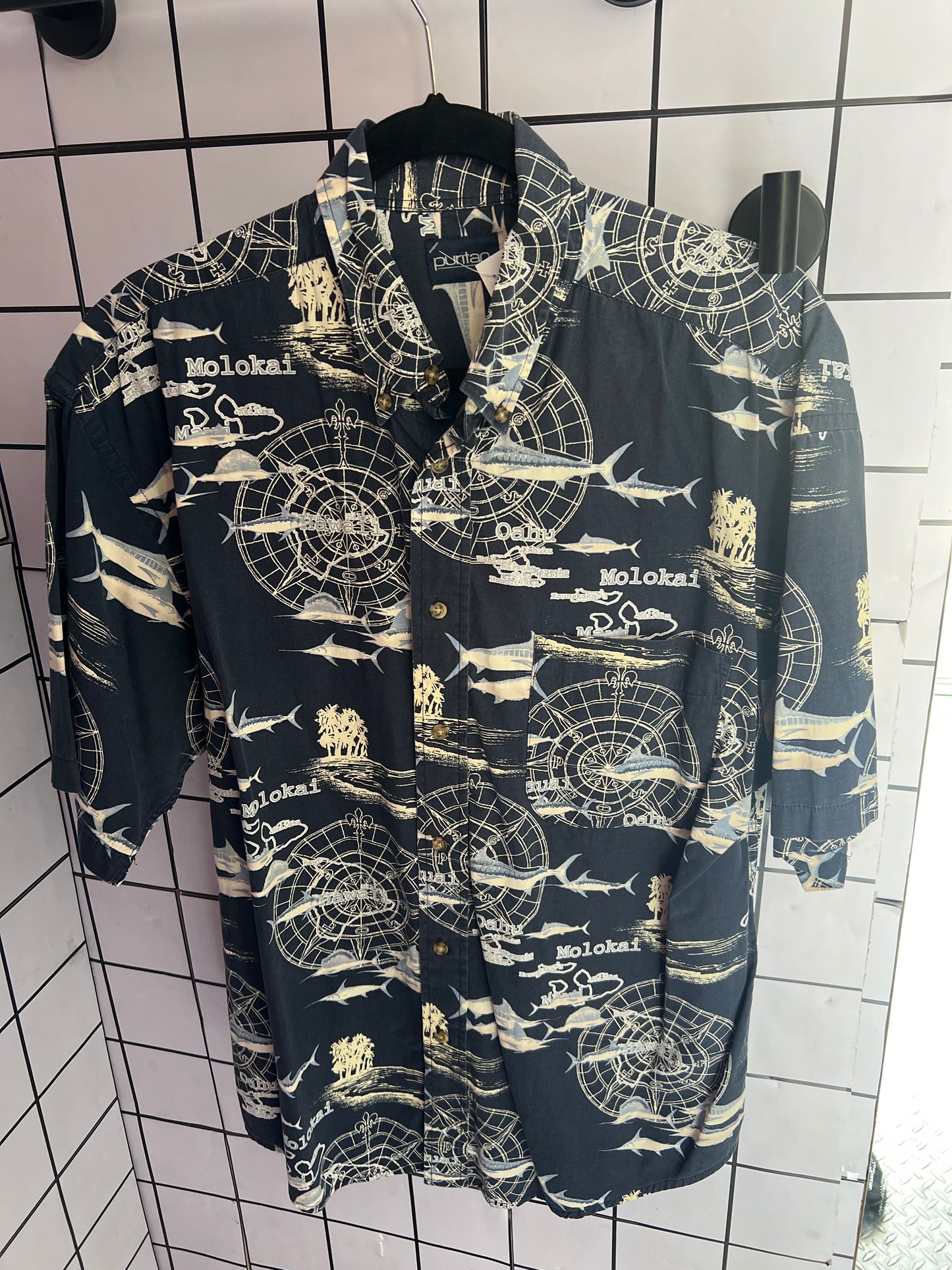 CAMISA FISH PRNT AZUL DETALLES BLANCOS