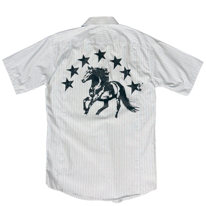 CAMISA MANGA CORTA SUKI BLANCA RAYAS FINAS LETRAS NEGRAS TALLA M SK215