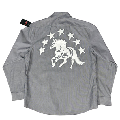 CAMISA MANGA LARGA SUKI GRIS RAYAS LETRAS BLANCAS TALLA L SK210