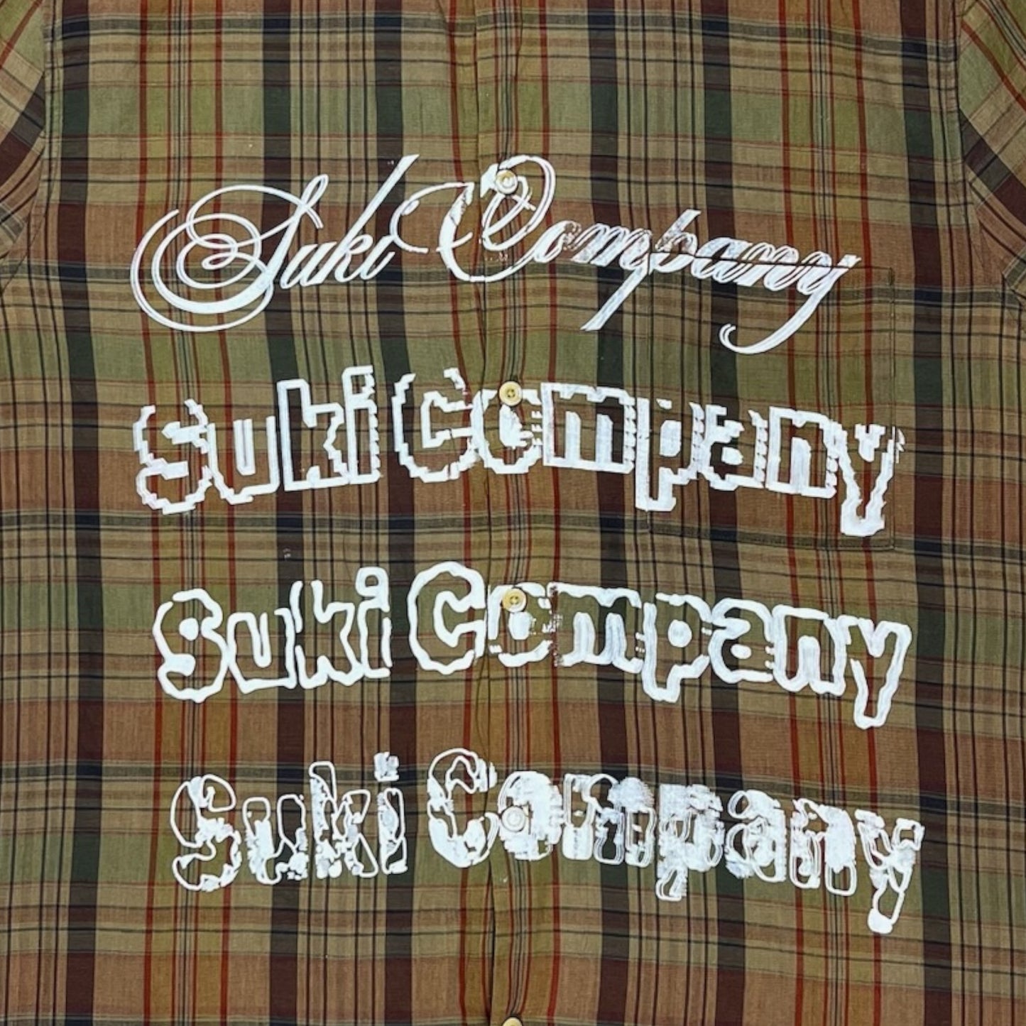 CAMISA SUKI MANGA CORTA SERIGRAFÍA BLACA SK230