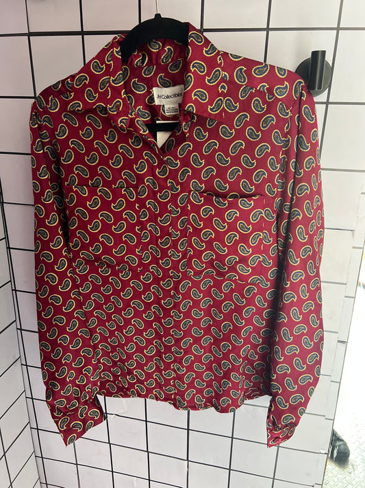 CAMISA SATINADA COLOR VINO CON PATRON