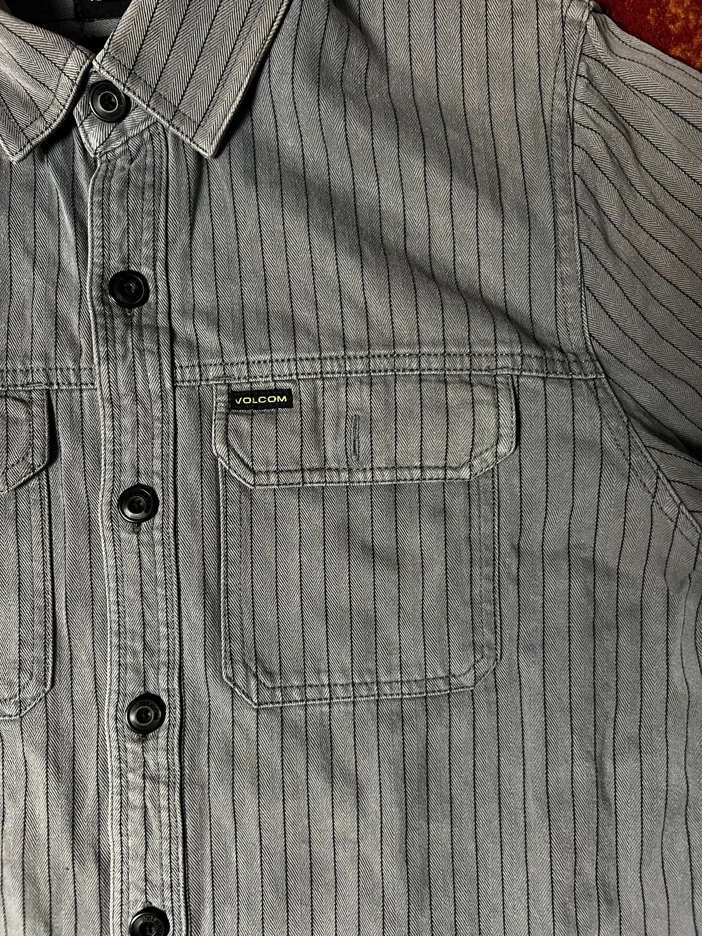 CAMISA VOLCOM GRIS RAYAS