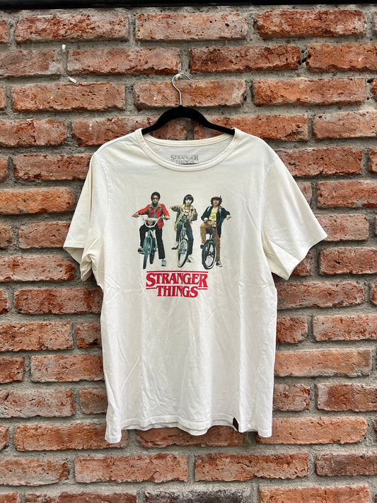 PLAYERA STRANGER THINGS TALLA M COLOR BLANCO