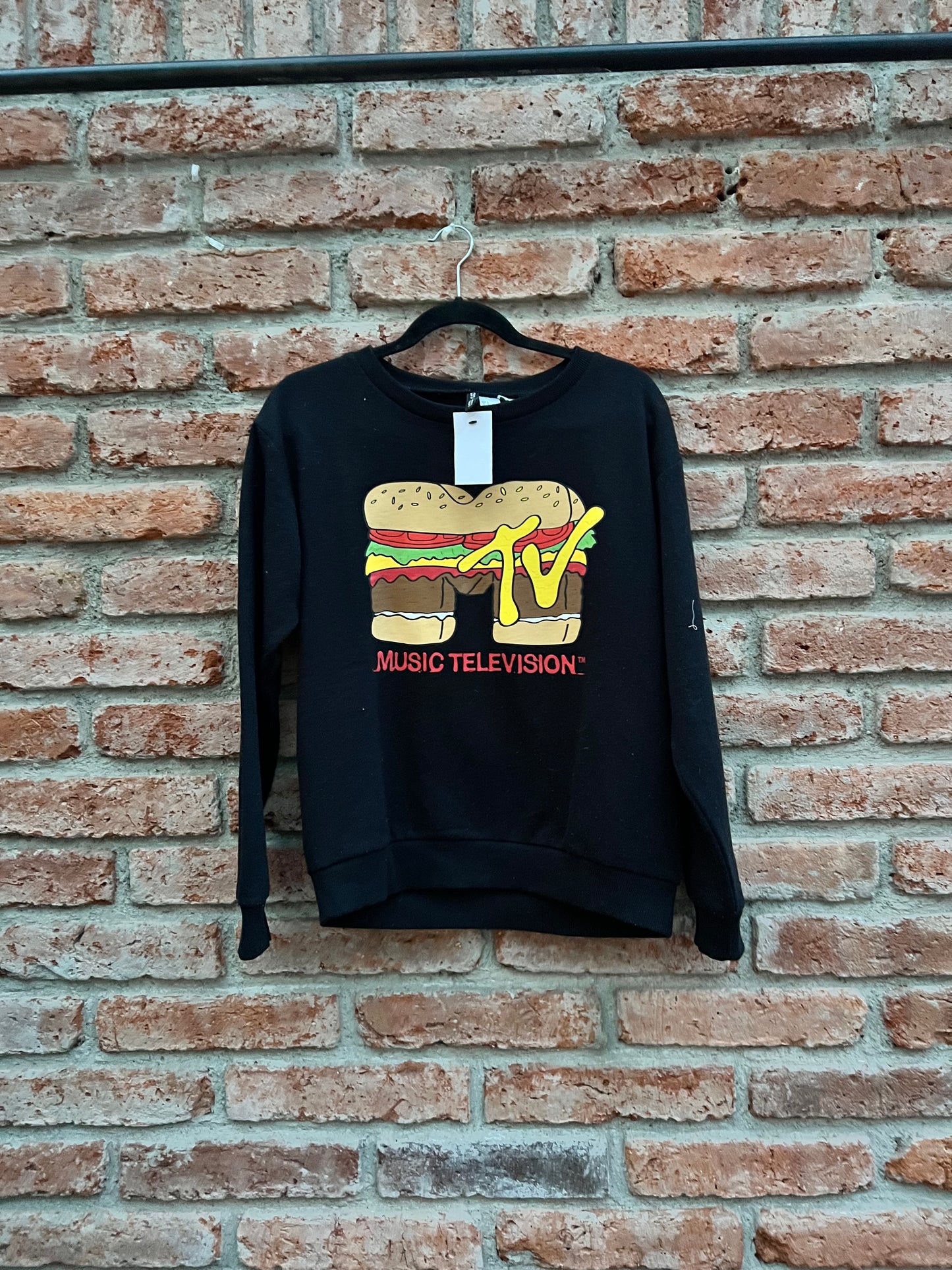 SWEATER  NEGRO MTV
