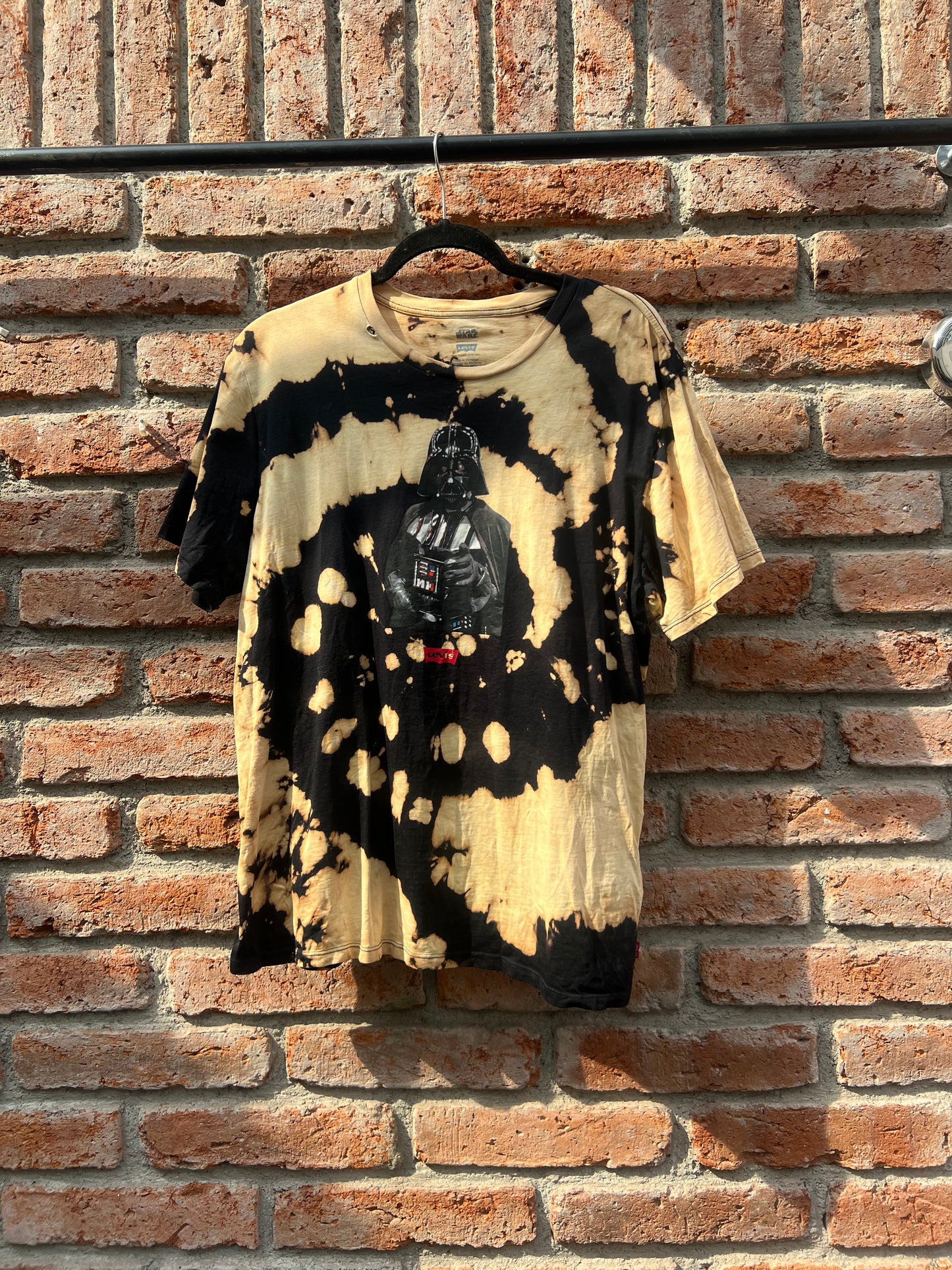 Playera levi's star wars tie die