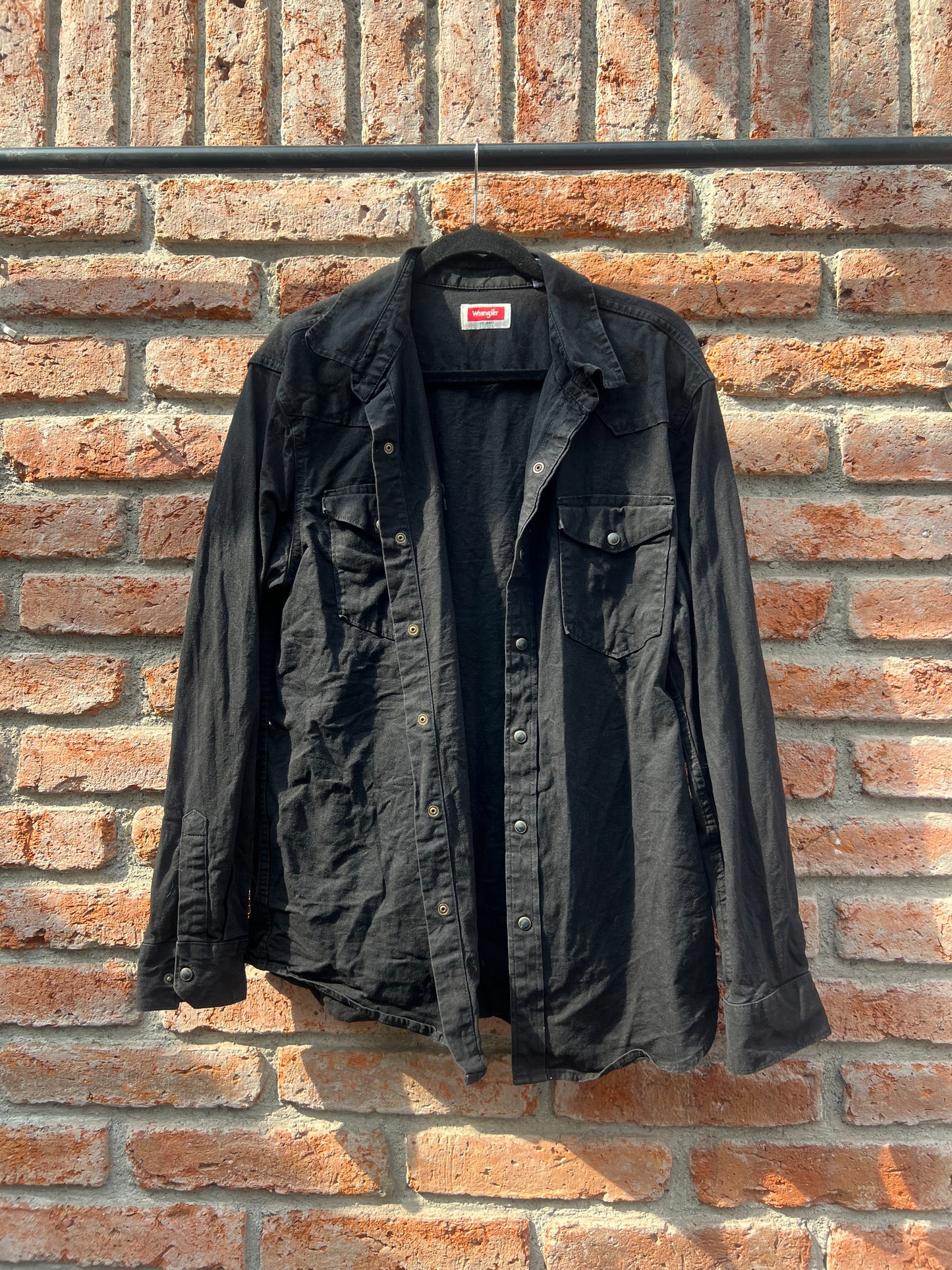 Sobrecamisa negra wrangler